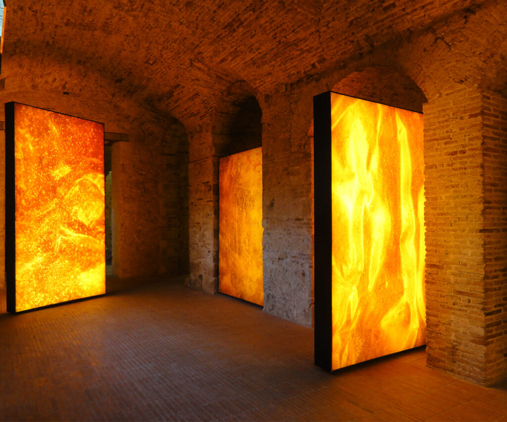 Paneles luminosos en la Fábrica de cervezas Moritz