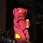 Rótulo Luminoso. Fábrica Moritz. Signes Wayfinding