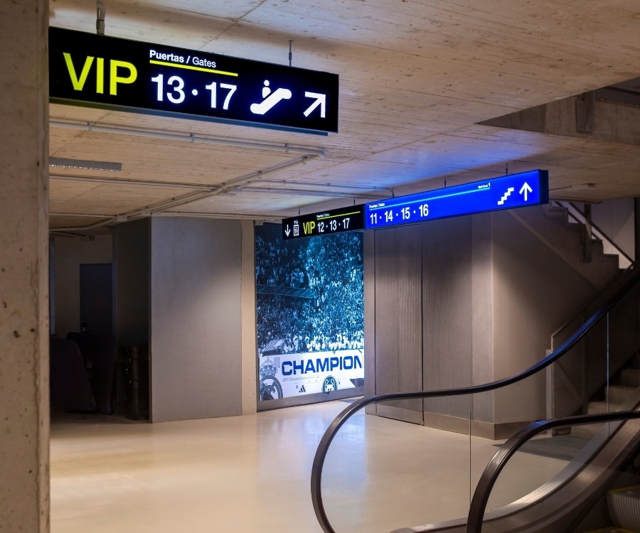 Wayfinding en Bernabéu_Signed by Signes (6)